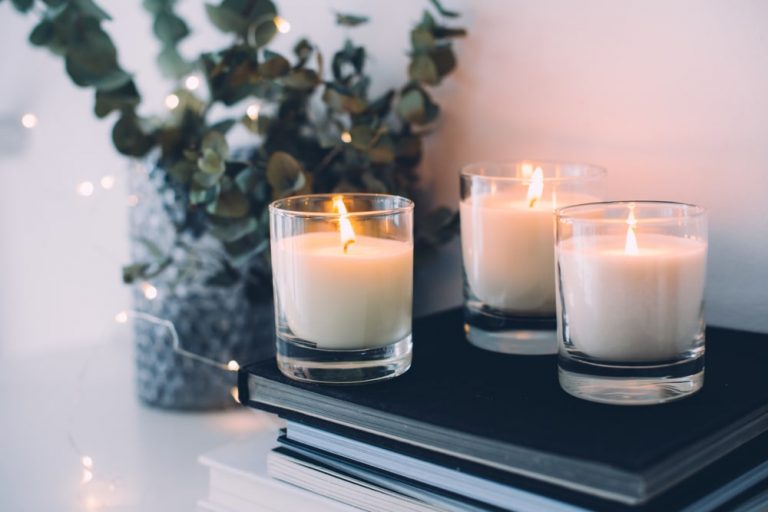 Candles in interior decoration