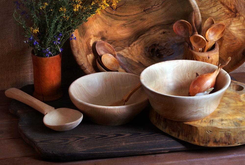 How to polish wooden dishes?